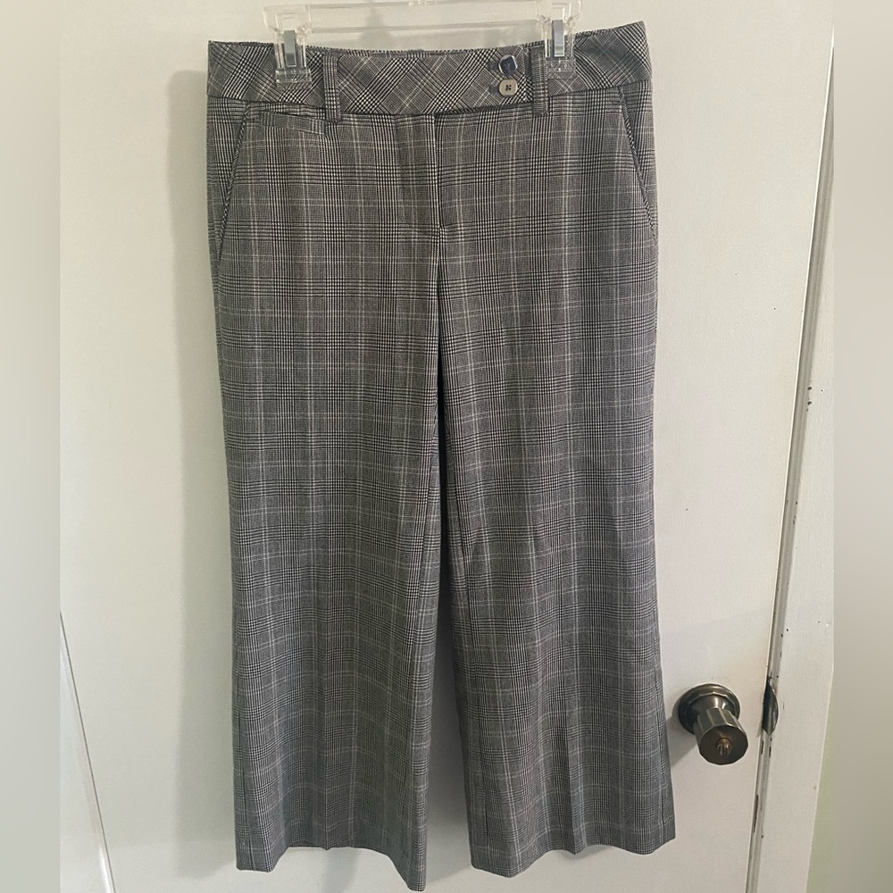 White House Black Market Cropped Flare trousers pants Ladies 00.